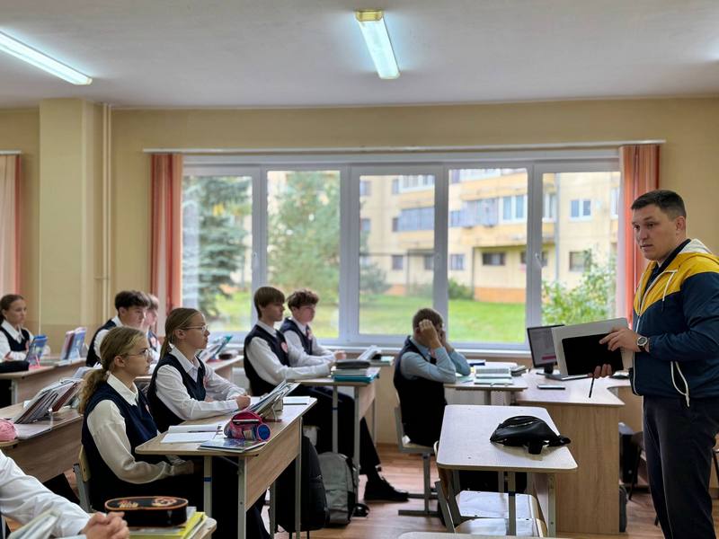 Встреча со старшим следователем Слонимского РОСК Встреча со старшим следователем Слонимского РОСК
